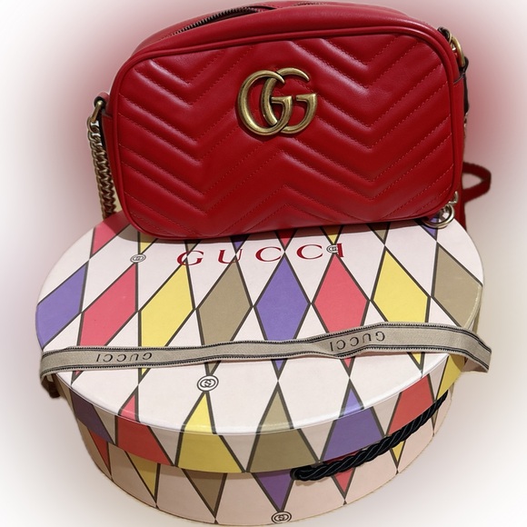 Gucci Red Chevron Quilted Crossbody Bag- BRAND NEW w Box & Dust Bag - Picture 1 of 6